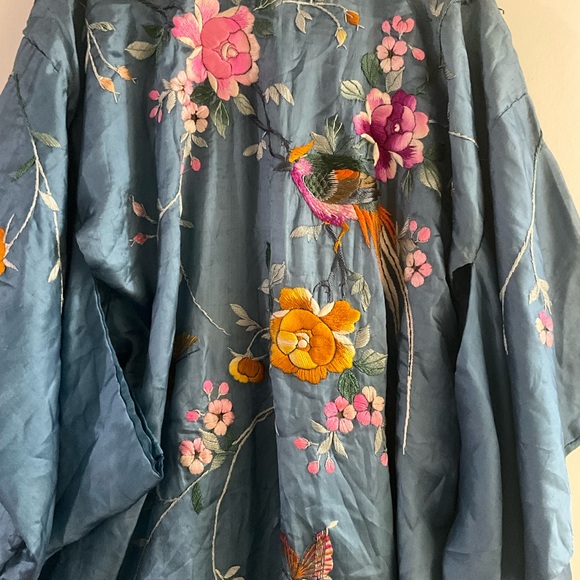 Antique Japanese Silk Embroidered Kimono C. 1930s, Art Deco Handmade Embroidery - Picture 8 of 10